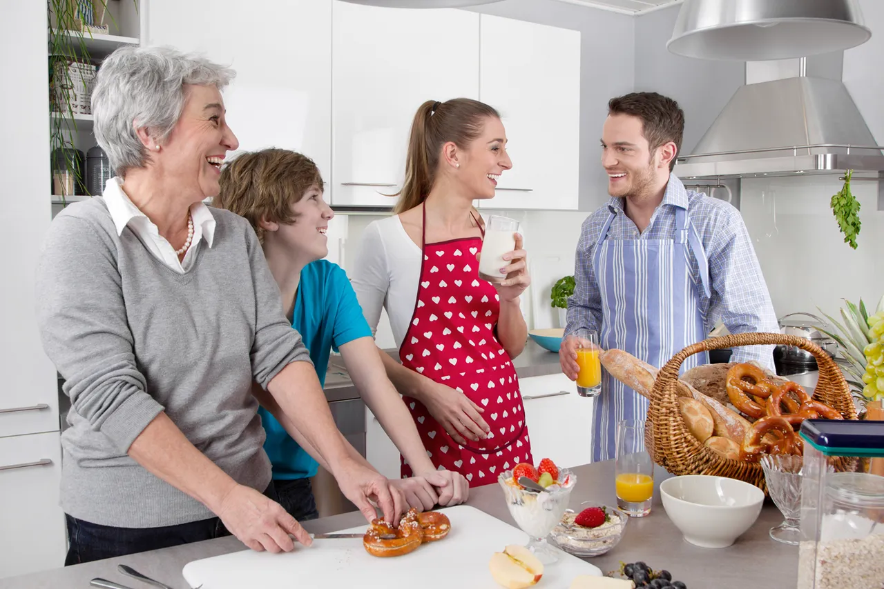 Wohnen mit Oma, Opa und der Generation Z? Warum das Mehrgenerationenhaus wieder attraktiv wird