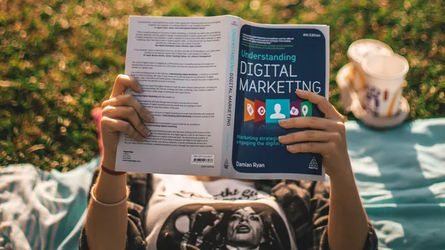 50 Tipps zur Digitalisierung – Tipp 14: Digitales Marketing und Kundenbindung. Schlüsselschritte für den Erfolg im Unternehmen